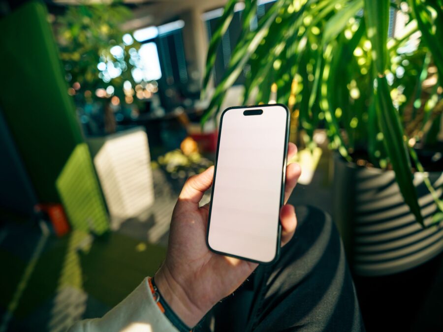 Tela do celular até r$1.500 Motorola Moto G86 em primeiro plano