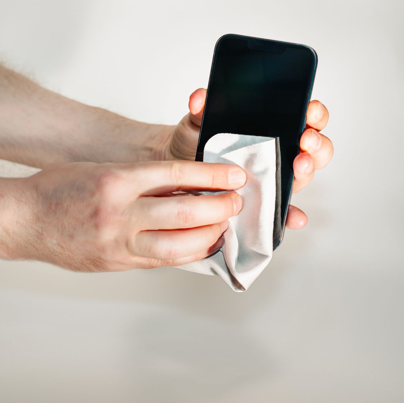 Limpeza adequada antes de tentar calibrar a tela do celular