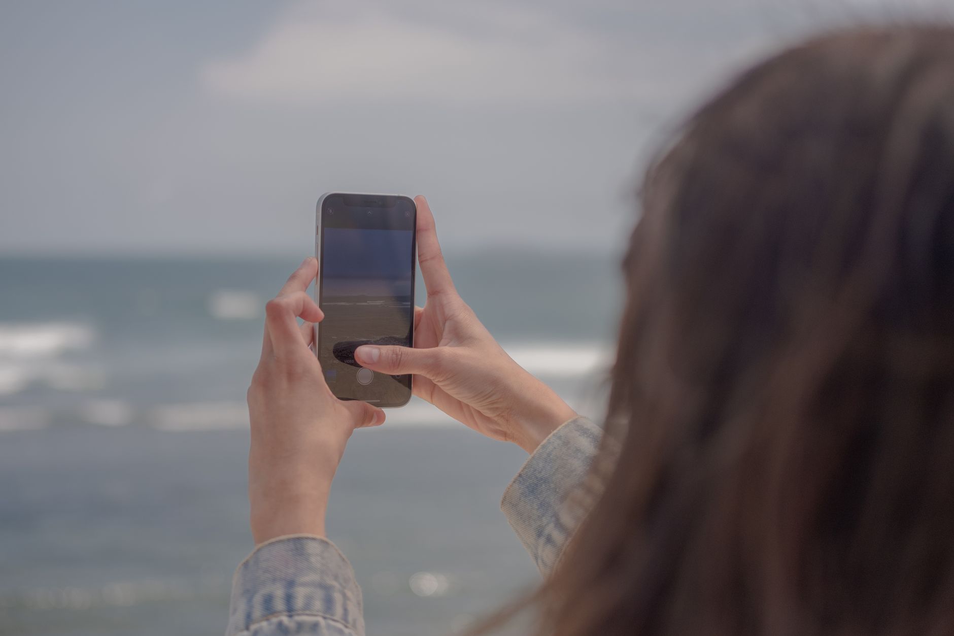 Teste de câmera no confronto entre Galaxy S25 FE e iPhone 16