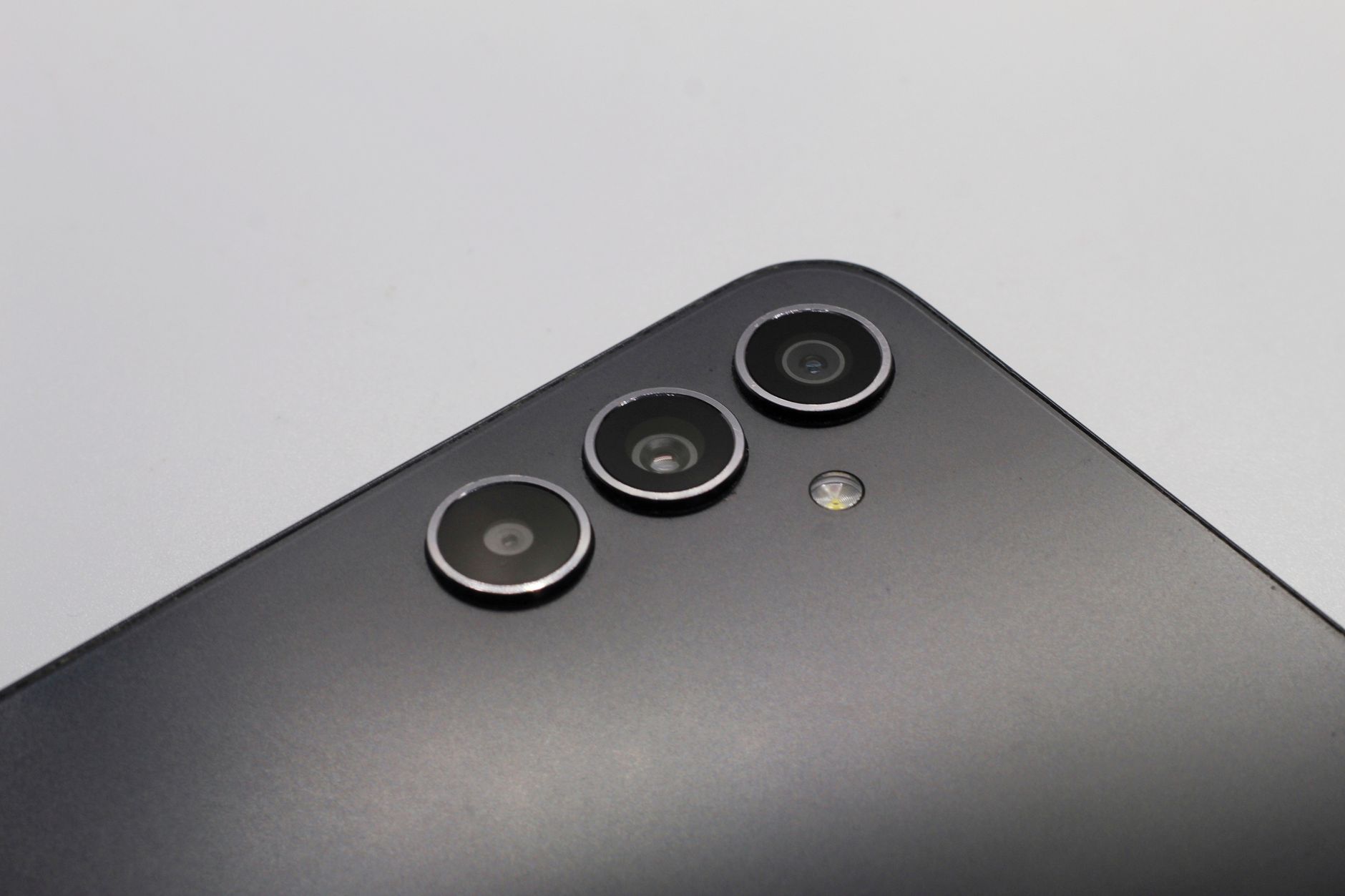 Conjunto de câmeras Leica do Xiaomi 15T Pro com teleobjetiva 5x