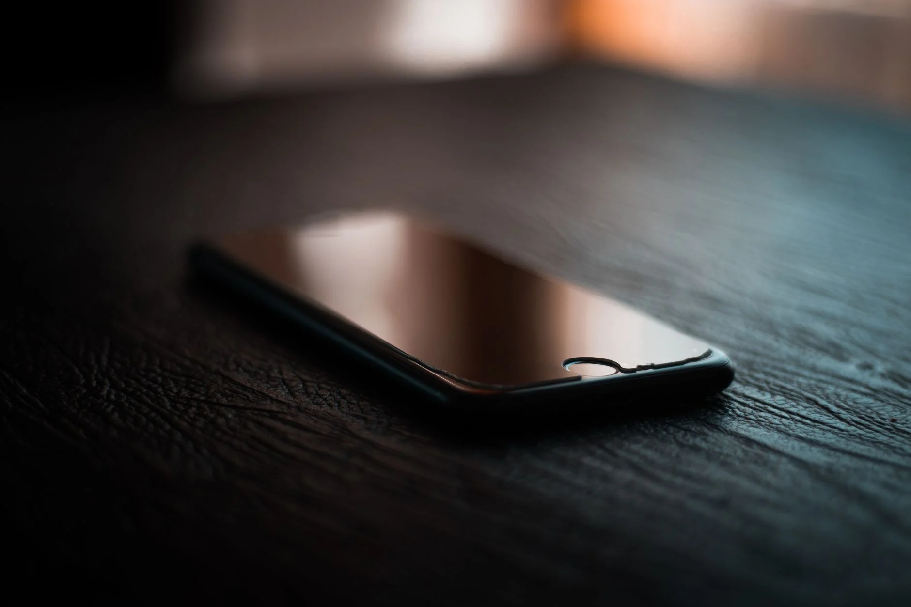 Detalhe da textura de tela OLED mostrando profundidade de preto