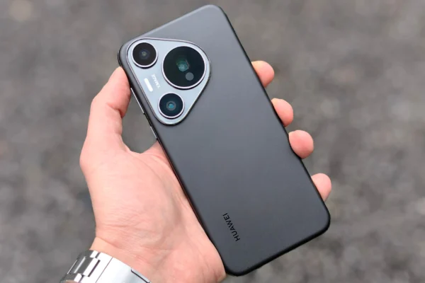 smartphone com tela AMOLED grande representando os lançamentos de celulares de outubro de 2026