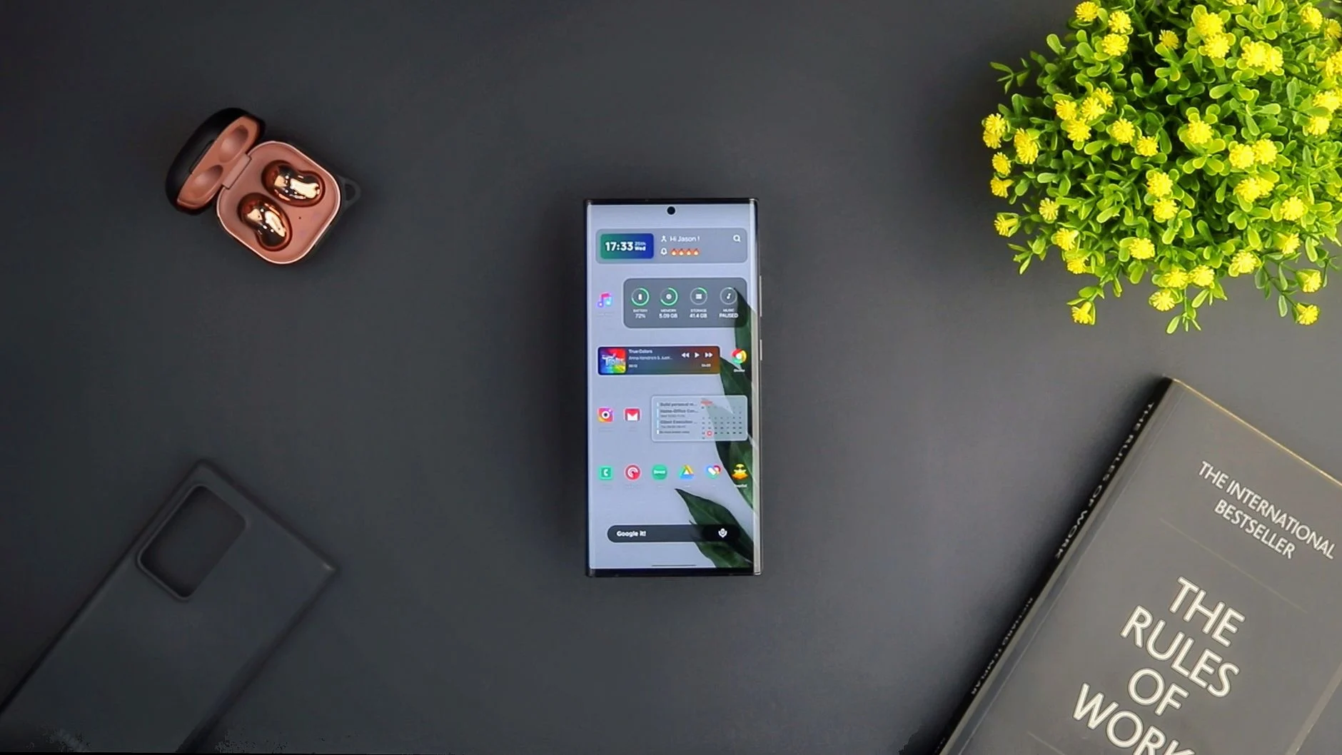 Design minimalista dos novos smartphones com bordas finas em lançamentos de celulares