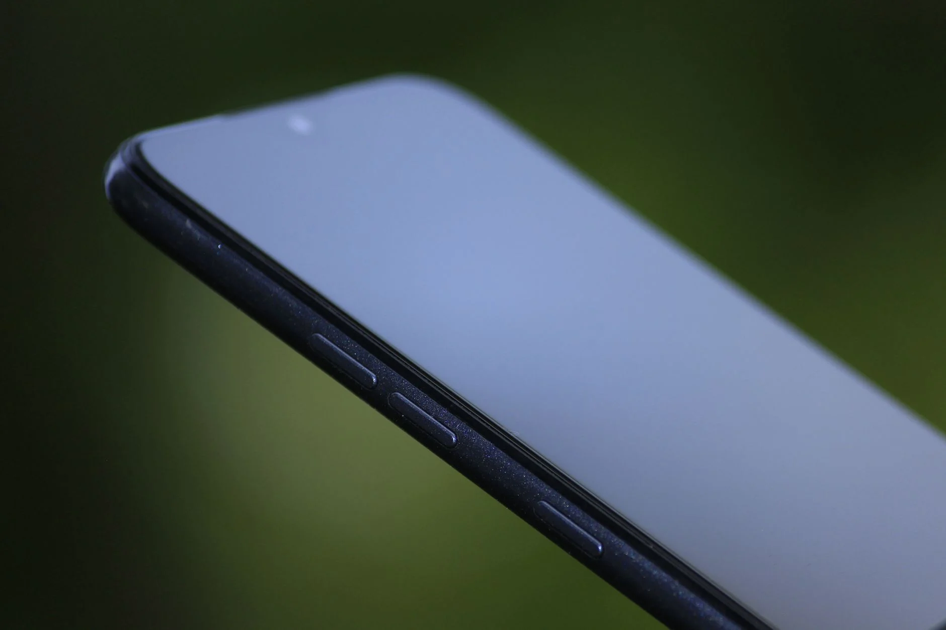 Recurso de tela de privacidade de smartphone vista em ângulo oblíquo para evitar espiadas laterais